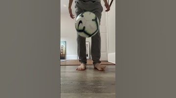 Juggling Every Day For a Year and increasing by 1 juggle per day (Day 24)#shorts