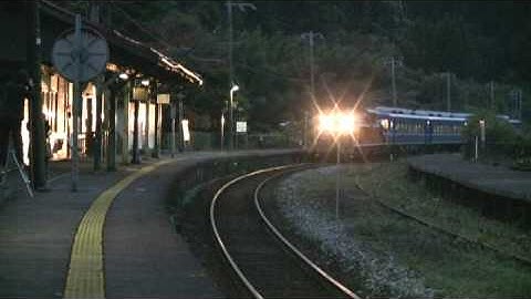 DD51+14系客車　柴山駅通過