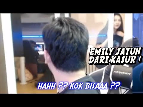 EMILY JATUH DARI KASUR PAS GUE LIVE ML :( LANGSUNG PANIK SEADA ADANYA :(