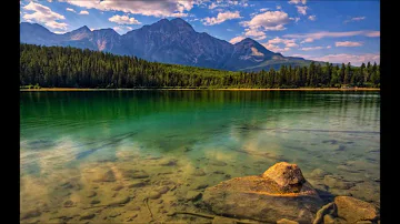 Gaia Minute Meditation: Stillness of Lakes