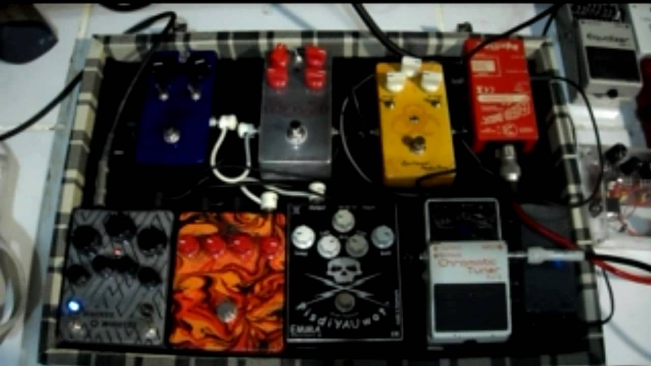 Hughes & Kettner Red Box Classic demo - YouTube