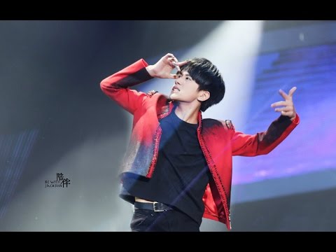 【TFBOYS FANS' TIME】易烊千玺舞蹈SOLO《TURN UP THE MUSIC》饭拍Fancam BY LongRoad