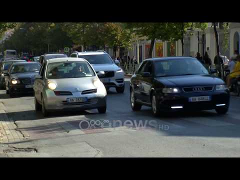 Video: Si Të Karburantit Një çakmak Me Gaz