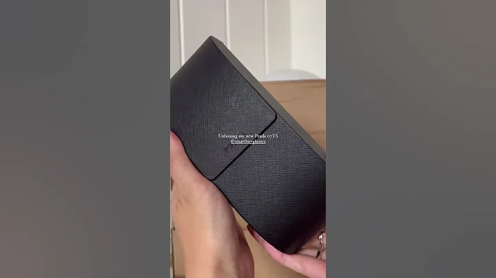 Unboxing my iconic Prada sunglasses #prada #sunglasses #sunnies #eyewear #unboxing #tryon #luxury