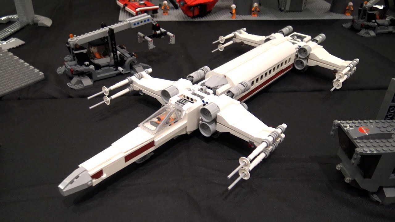 LEGO Star Wars Motorized X-Wing Factory