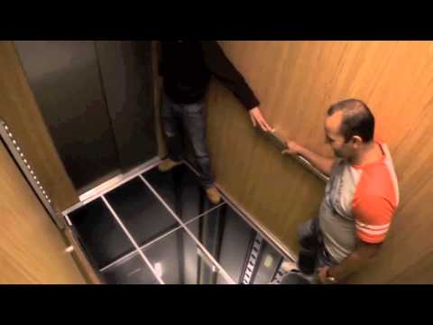 elevator-prank,-lg-tv-monitors,-scary