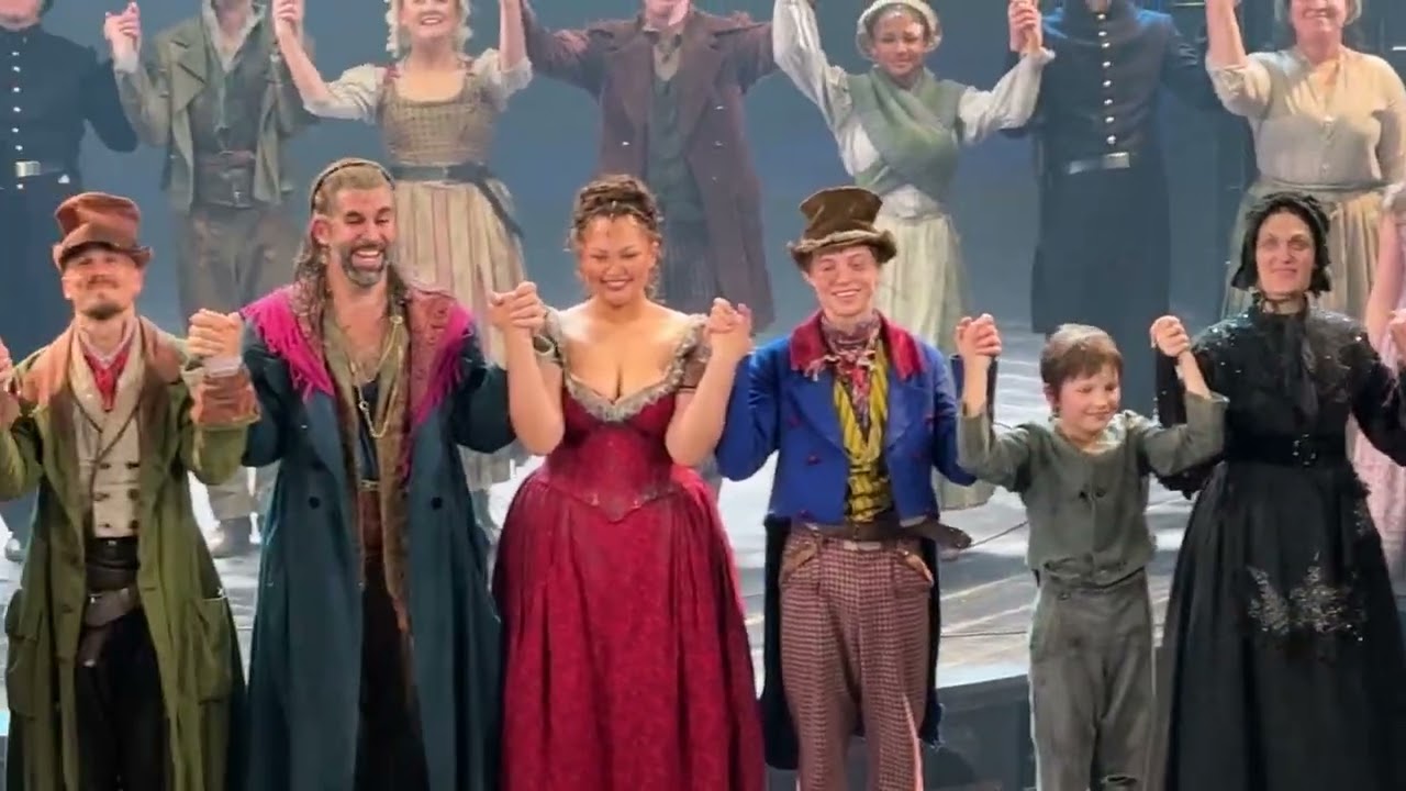 Oliver! West End, Gielgud Theatre, 23.05.2025. Curtain Call. Bravo! 👏👏❤️❤️