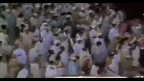 فيديو نادر للشيخ علي الحذيفي من تراويح الحرم المكي لعام 1405 من سورة البقرة بدون تكبيرات