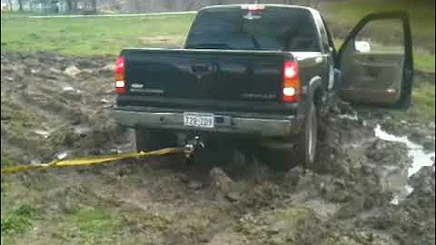Lexus Gx470 pulls 4x4 chevy out of the mud