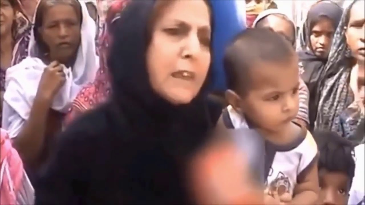 034 Pakistani Aunty   pakistani meme templates   Iski Gand Dhone Ke Liye Pani Nahi Hai   Trending Me