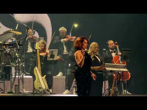 RAYE - CLICK CLACK SYMPHONY (UNRELEASED TRACK) LIVE IN BERLIN IN 4K