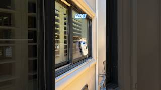 This Robot Cleans Windows By Itself!