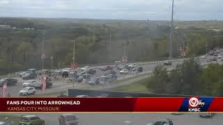 LIVE: Fans charge into Arrowhead lots to begin tailgating