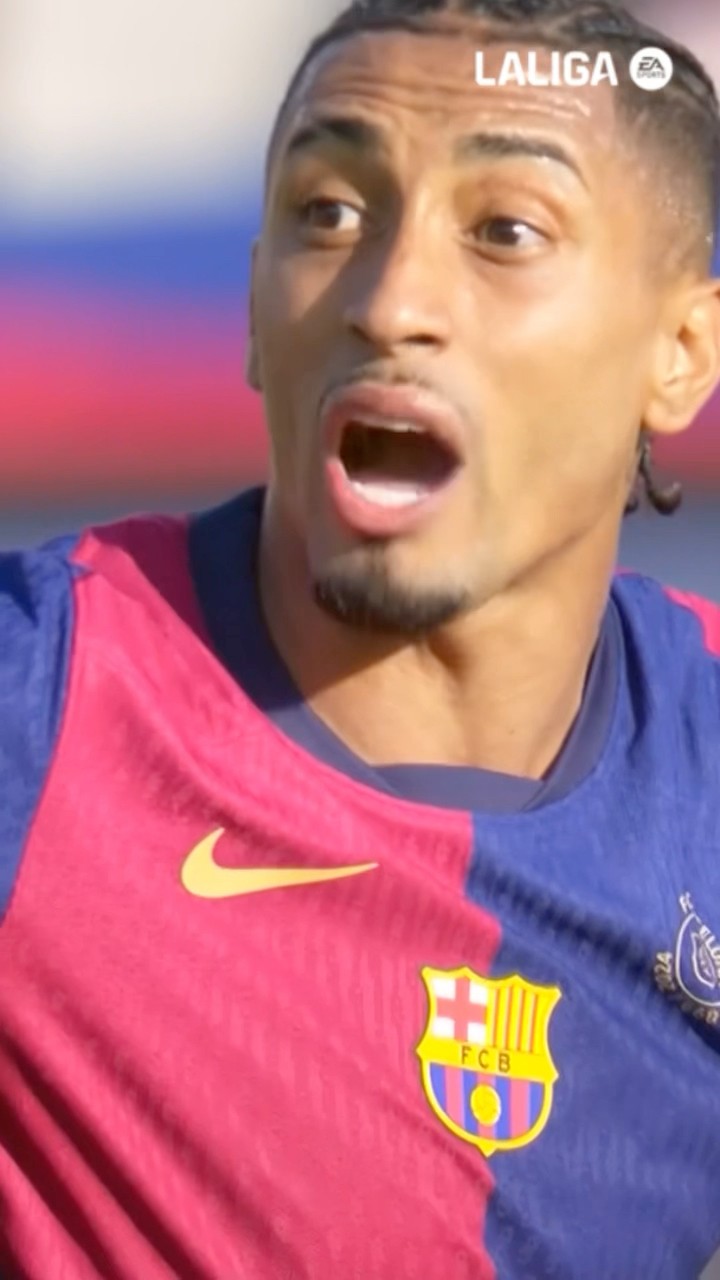 RAPHINHAAAAA HITS THE CROSSBAR!!! ? #laligahighlights #fcbarcelona #shorts