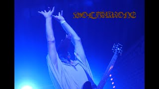 Wolfskrone - Winters Rise (Barther Metal Open Air 2022)
Die Esten von Wolfskrone gaben am Freitag des Barther Metal Open Airs 2022 die letzte Band des Abends. Mit ihrem erst ruhigen, dann aufbrausenden Black Metal gaben Sie sich vor allem durch ihre selbst erstellenten Gewänder und Holzmasken extrem naturnah und läuterten den Jahreszeitenwechsel um 1 Uhr morgens auf der Freilichtbühne in Barth ein - den Song Winters Rise seht ihr hier mit Live-Footage unterlegt.
Links:
https://warhorn.bandcamp.com/
https://warhorn.bandcamp.com/album/the-hunt
https://www.facebook.com/Warhornrecords
https://www.facebook.com/Wolfskrone Wolfskrone - Winters Rise (Barther Metal Open Air 2022)