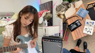 i got my first electric guitar... AHHH!  (a vlog) unboxing my amp, cute cat cafe, my 1week progress