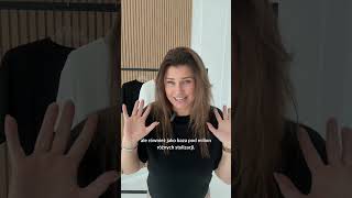 Cześć dziewczyny! 🖤 Czy krój boxy pogrubia? Rozwiewamy mity: absolutnie NIE nasz! 😉