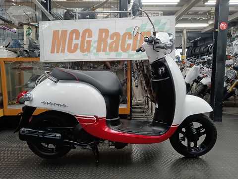 NO.5181　ホンダ　ジョルノ・スポルト　４サイクルエンジン　フューエルインジェクション車　ホワイト＆レッド ホンダ ジョルノ ジョルノスポルト限定カラー FIインジェクション 4