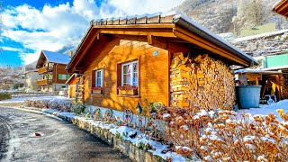 หมู่บ้านมหัศจรรย์ของชาวสวิส Oberried ในวันฤดูหนาวที่มีแดดจ้า ❄️ สวิตเซอร์แลนด์ 4K 🇨🇭