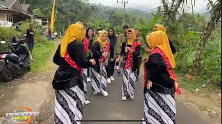 Barisan Perangkat Desa Galengdowo Kompak Joget Lagu Isabella #karnaval #bancakansalak #galengdowo