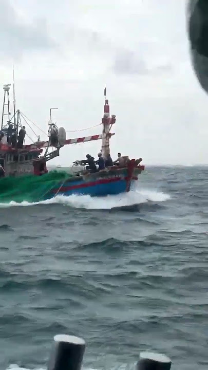 Kapal nelayan seting, lingkar jaring #kapalikan #fishing #kapalnelayan
