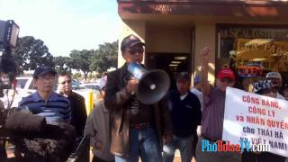 Phóng sự đặc biệt về cuộc biểu tình chống tuần báo Việt Weekly (phần 2)