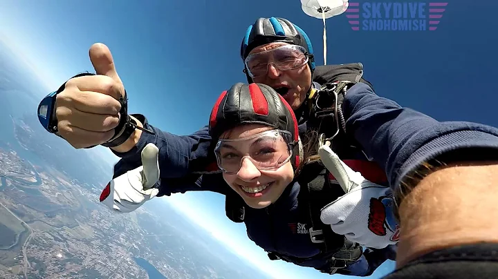 Laura Nims's Tandem skydive!