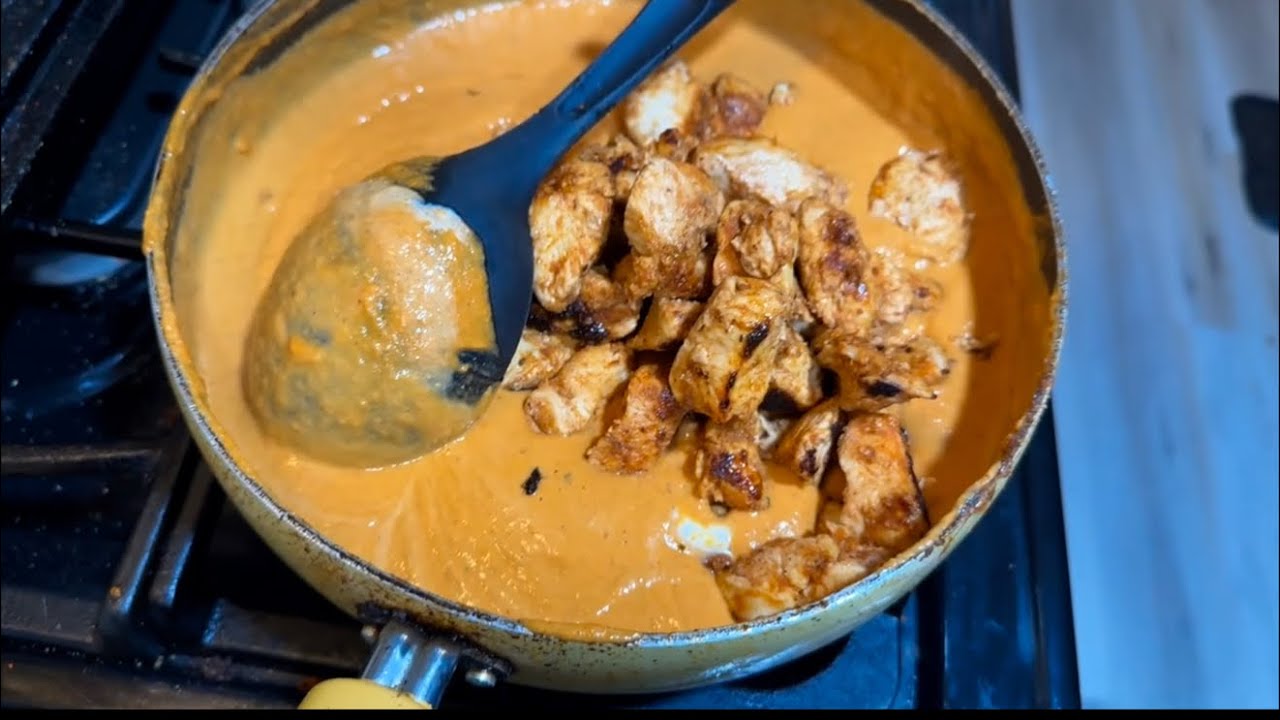 TRYING INDIAN FOOD PART 2| WE MADE IT AT HOME!