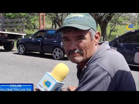 COLAS KILOMÉTRICAS EN SANTA ROSA DE BARINAS - YouTube