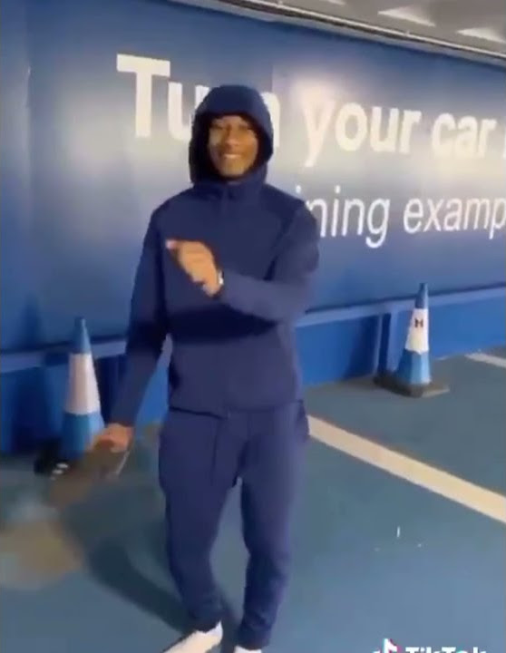 Digga D Humps Girl😂 #WoiChallenge