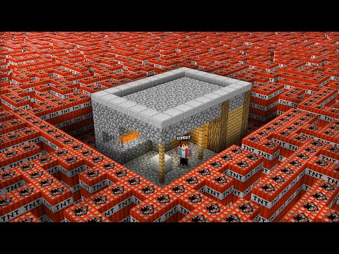 ПОЧЕМУ МОЙ ДОМ ОКАЗАЛСЯ В ЛАБИРИНТЕ ИЗ ДИНАМИТА В МАЙНКРАФТ | Компот Minecraft