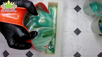 MAKING AND CUTTING A FOOKIN AWESOME CUSTOM ORDER SOAP AND WE GOT MERCH!