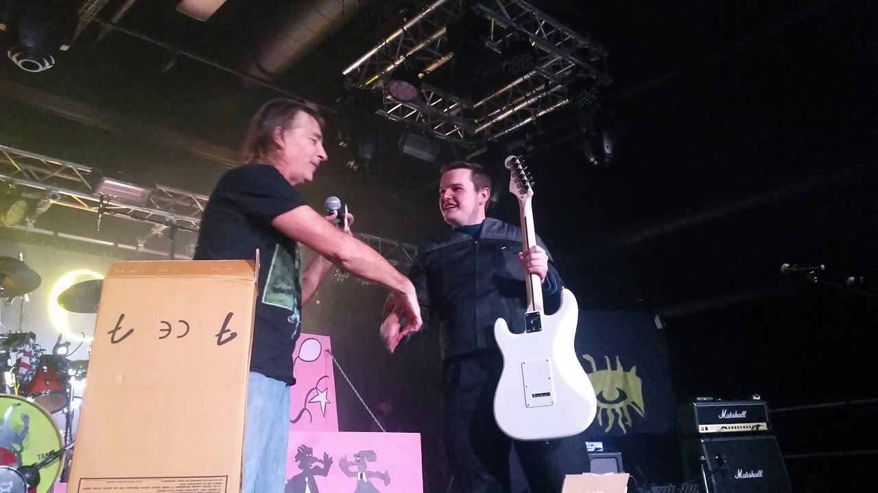 Guitar giveaway from Bizarre Guitar in Reno Nv. Cargo 10/26/2018