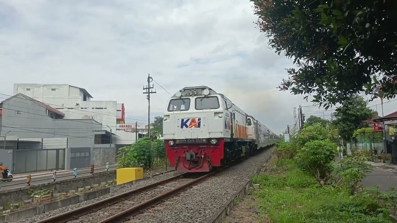 Siap Saksikan!!!!KA Lodaya Pagi, Berangkat Stasiun Tasikmalaya akan melintas JPL 351A 