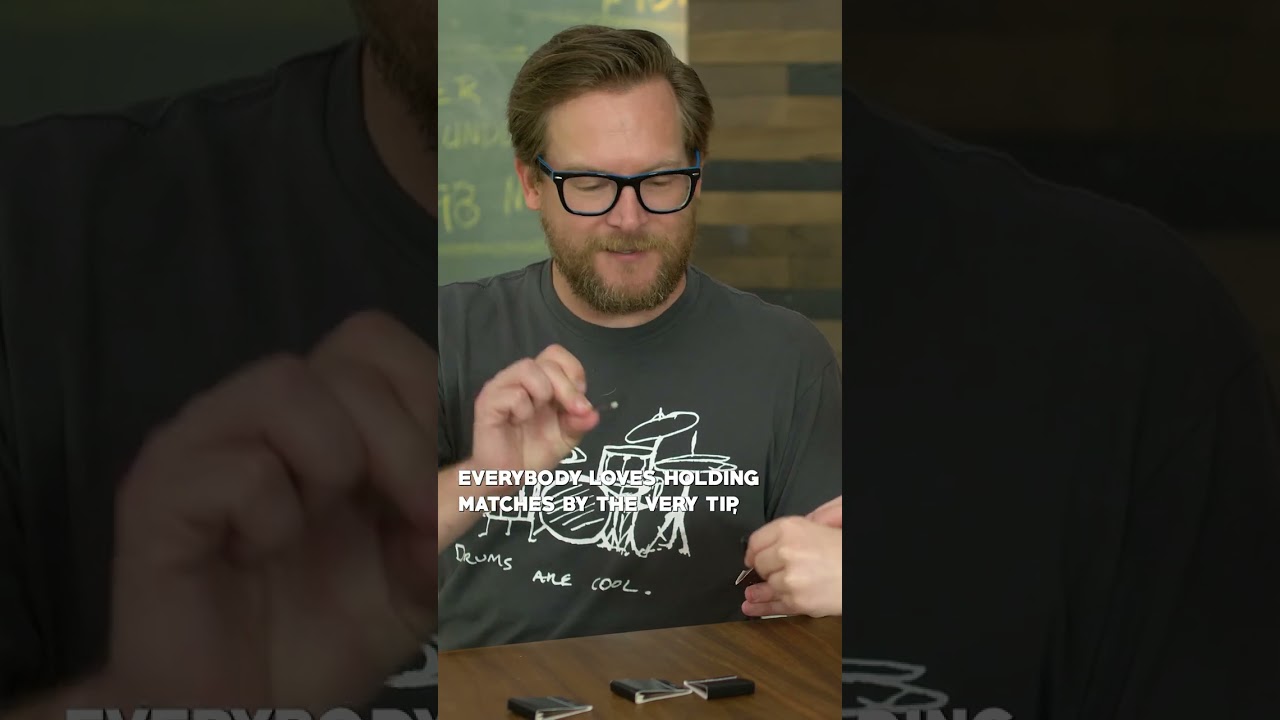 Правильный способ зажечь спичку