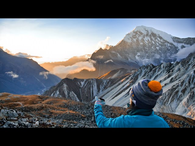 Best Treks in Nepal for Beginners - Hiking the Himalayas - Travel Guide 4K | 2024 class=