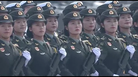 Female soldiers march during China's National Day celebrations - DayDayNews