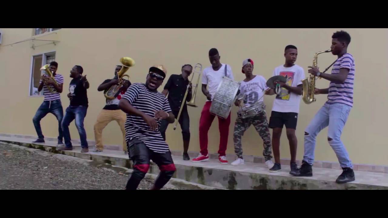 Yeiblack La Ley - Esta Buena Pero Juu | Video Oficial