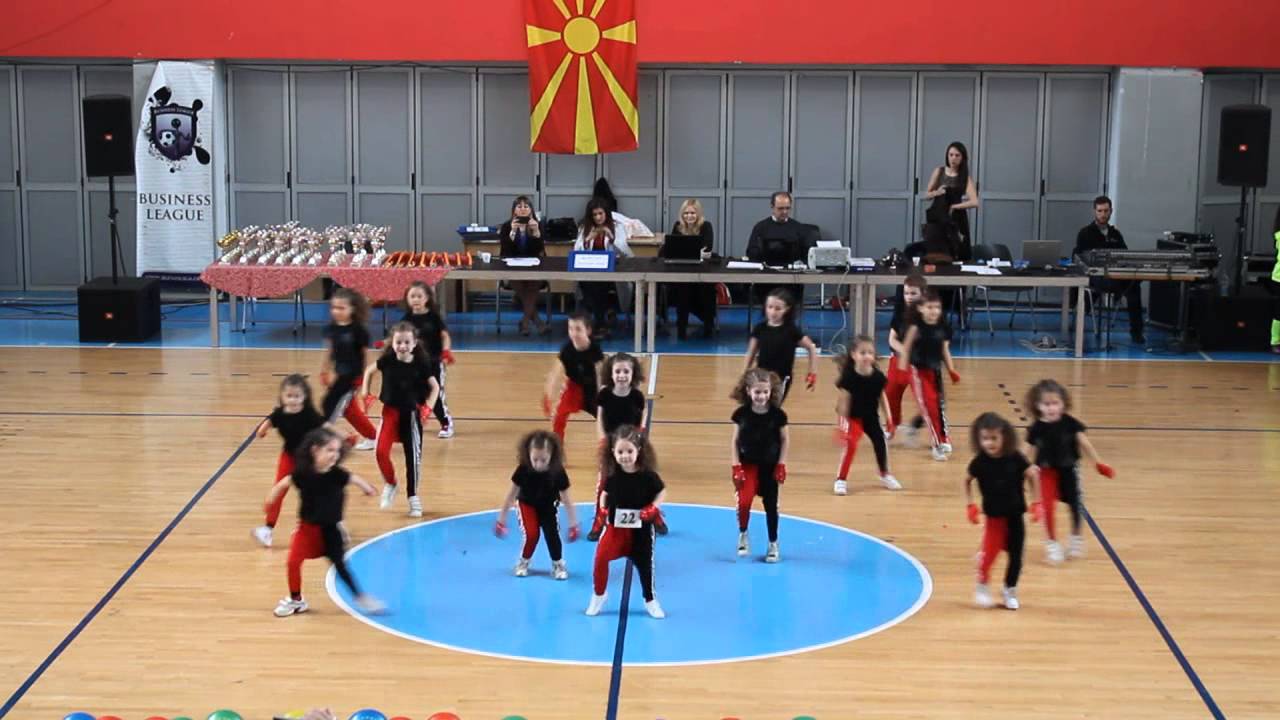 BREAK A LEG MINI KIDS - 1st Place Formation @ MACEDONIA OPEN 2013