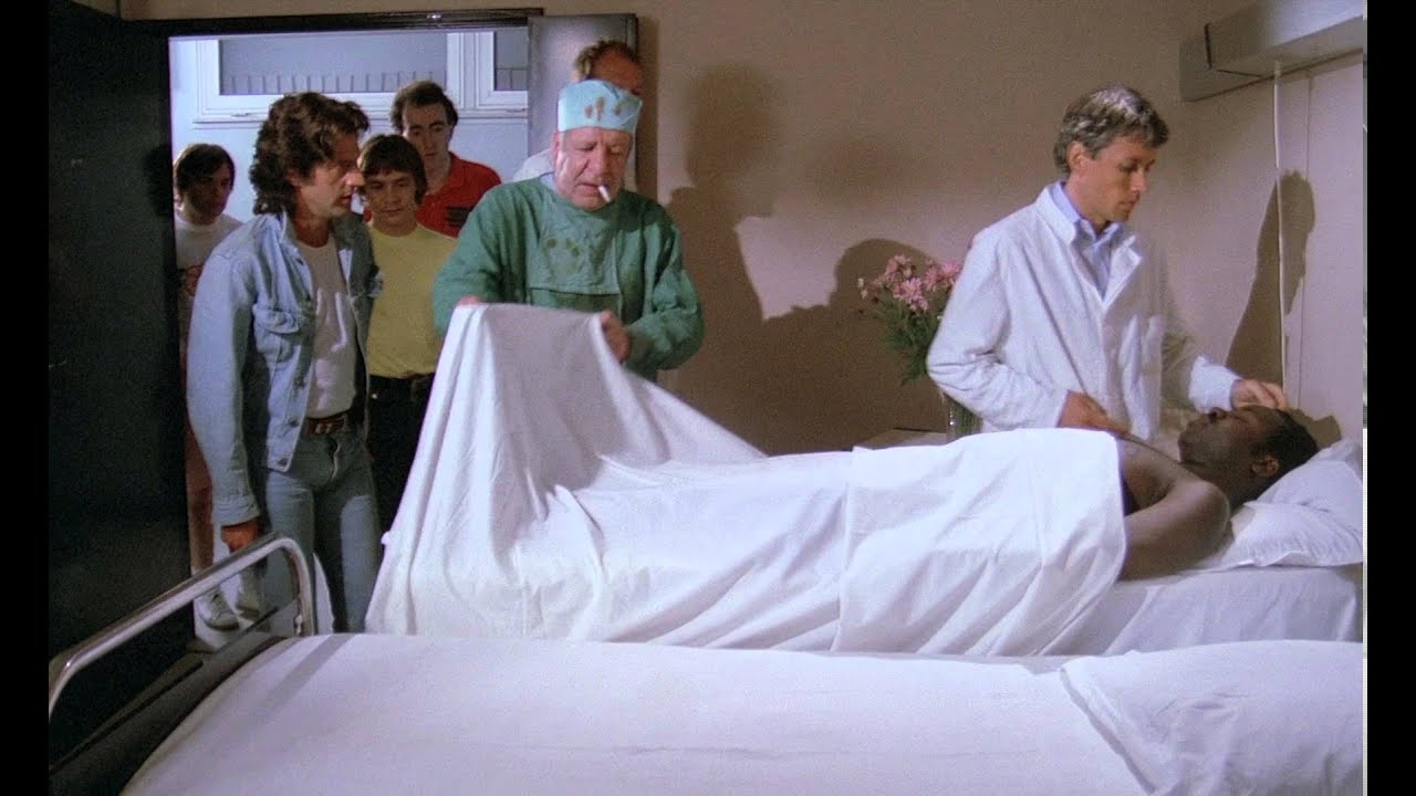 Придурки на каникулах. Костоправ - YouTube