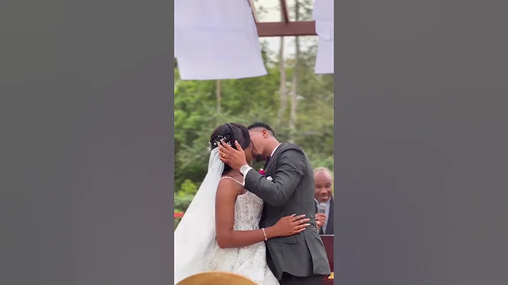 They can't stop kissing