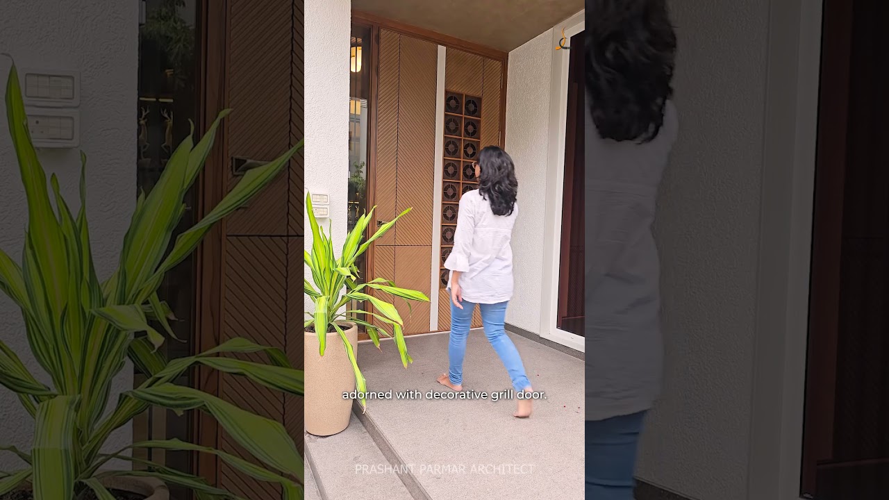 Entry Foyer design | Terracotta Screen House at Maninagar, Ahmedabad