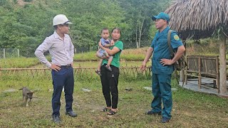 The mysterious police officer and the kind man who always helps the single mother  ly tu tây