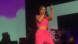 Sin Pijama - Becky G Live (Uforia Latino Mix 2022)
