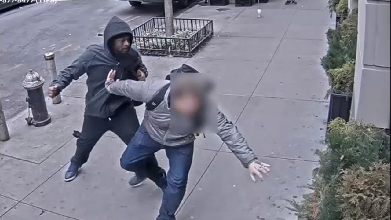 Shocking video shows man brutally beaten in random attack in Manhattan -