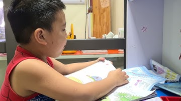 Bé Ken đọc bài "Kiến em đi học"