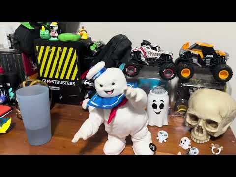 Spirit Halloween 2026 : stay puft side stepper from ghostbusters!