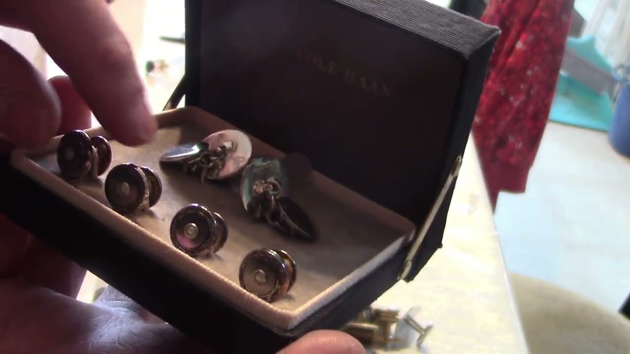 Decent Cufflink Box with Real Gold and Vintage High End Buttons Pt 1