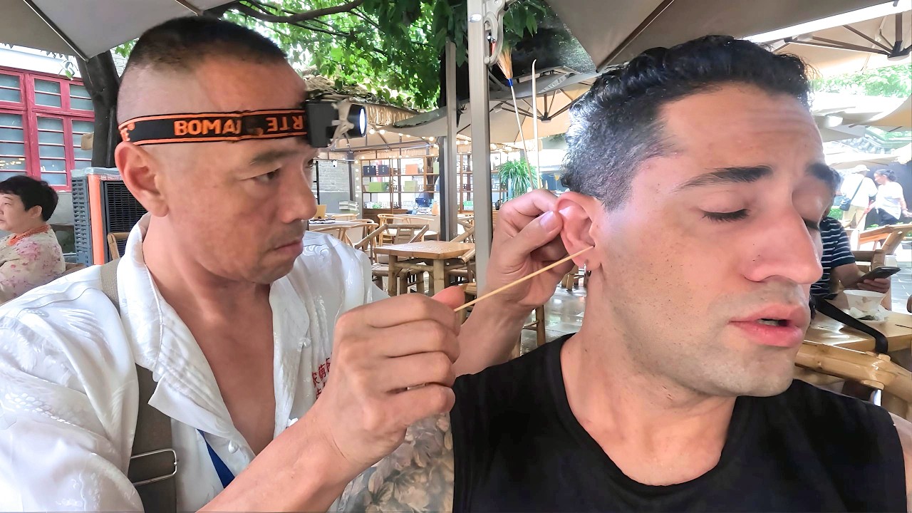 ABSURD Street Ear Cleaning In Chengdu China