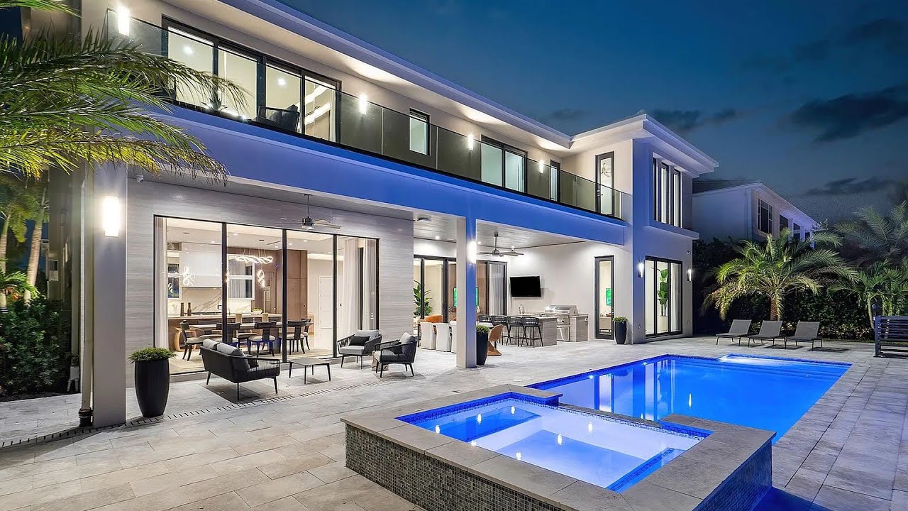 Absolutely Exquisite! Luxurious Deepwater Estate in Boca Raton's Golden